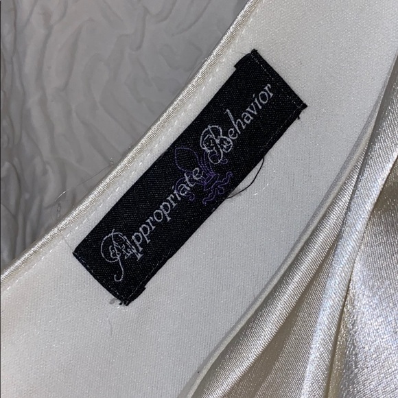 Satin White & Black Party Dress with Pockets - Picture 5 of 5